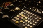 Wystawcy biżuterii zaskakiwali pomysłowością wykorzystywanych materiałów (fot. mat. FB Silesia Bazaar)