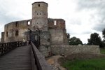Ruiny zamku zwiedzimy bezpłatnie (fot. mat. Agnieszka Mróz/SilesiaDzieci.pl)