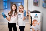 Dzieci z 16 szkół z Dąbrowy Górniczej korzystają z dystrybutorów wody (fot. mat. prasowe)