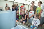 Podczas jednego z sierpniowych spotkań w ramach ChTO dzieci obejrzały "Bajkę o komputerach"  (fot. archiwum zdjęć ChTO na Fb/Radek Ragan)