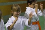 Kolejną nagrodą w naszym konkursie są karnety na zajęcia karate dla dzieci oraz dla rodziców od Ale Czad! (fot. mat. Ale Czad!)