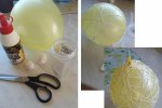 Do wykonania pisanek potrzebny będzie sznurek, klej i balonik (fot. mat. SilesiaDzieci)