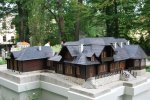 Park Miniatur to 23 miniatury budowli umiejscowione w Parku Zamkowym (fot. muzeum-zywiec.pl)