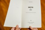 "Dom" to pierwszy tom dynamicznej i trzymającej w napięciu trylogii dla nastolatków pt. "Meto" (fot. Ewelina Zielińska)