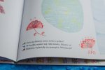 Tekst książki świetnie uzupełnia ilustracje i prowokuje do rozmów o życiu lasu (fot. Ewelina Zielińska)