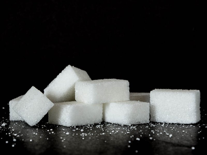 Cukier spożywczy w postaci krystalizowanej sacharozy nie jest organizmowi potrzebny (fot. pixabay)