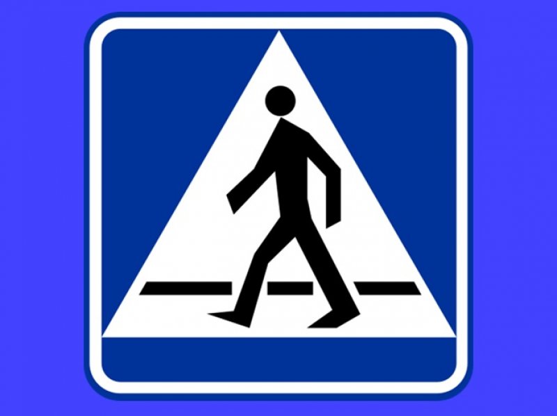 Każde dziecko powinno pamiętać o przechodzeniu przez ulicę jedynie w miejscach do tego wyznaczonych (fot. wikipedia)