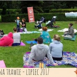 "Rodzice na trawie" to plenerowe spotkania organizowane przez "Misia Kuleczkę" (fot. mat. organizatora)