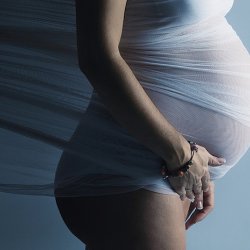 Czego może oczekiwać kobieta od personelu medycznego w czasie ciąży, porodu i połogu? (fot. foter.com)