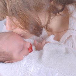 O zaburzeniach emocjonalnych po porodzie pisze położna Danuta Przybyłko (fot. foter.com)