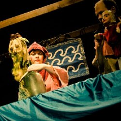 "Opowieści Wagantów" to inspirowane średniowiecznymi przedstawieniami adaptacje baśni braci Grimm (fot. mat. Teatr Gry i Ludzie)