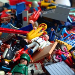 Giełda zabawek używanych to okazja do zrobienia porządku w zabawkach dziecka (fot. mat. pixabay)