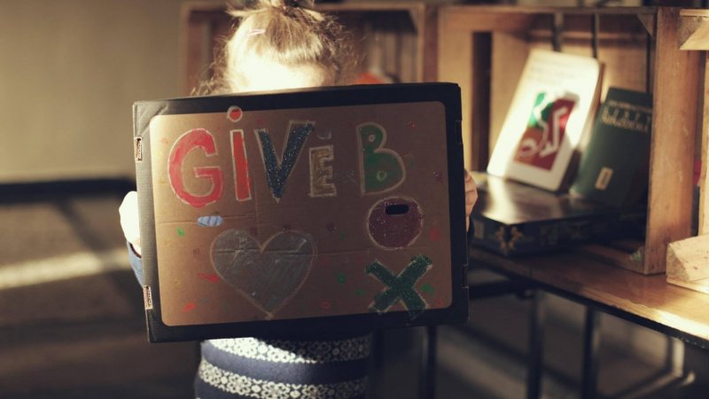 Na Przystanku funkcjonuje GiveBox, gdzie można zostawić/znaleźć różnie rzeczy (fot. FB Przystanek Śniadanie)