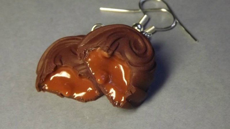 Taką smaczną biżuterię można zamówić przez Facebooka: AnA92pl Cupcakes (fot. materiały Anny Góreckiej)