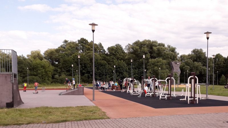Jest również skatepark i siłownia na świeżym powietrzu (fot. mat. Agnieszka Mróz/SilesiaDzieci.pl)