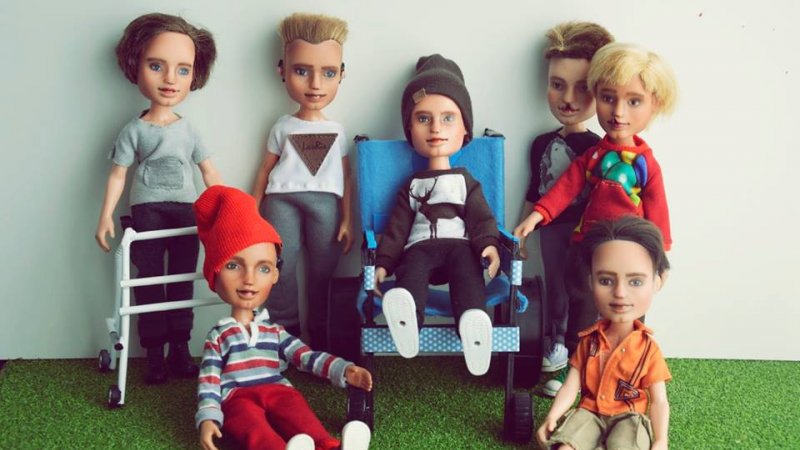 Wśród przerabianych lalek nie brakuje też egzemplarzy dla chłopców (fot. Ignatow Repainted Dolls)