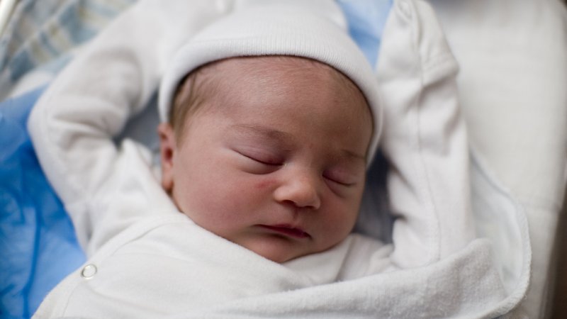 Jak zapobiec płaskiej główce u niemowlęcia? (fot. foter.com)