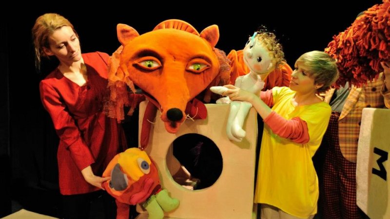 "Najmniejszy bal świata" to spektakl dedykowany dzieciom od lat 4 (fot. FB Śląski Teatr Lalki i Aktora ATENEUM, Tomasz Zakrzewski)
