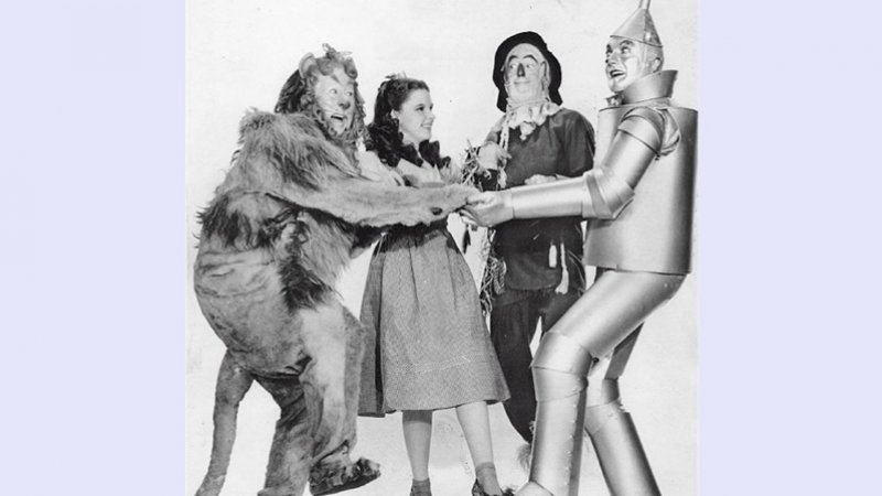Pierwsza ekranizacja powieści pt. "Czarnoksiężnik z Krainy Oz" ukazała się w 1939 r. (fot. pixabay)