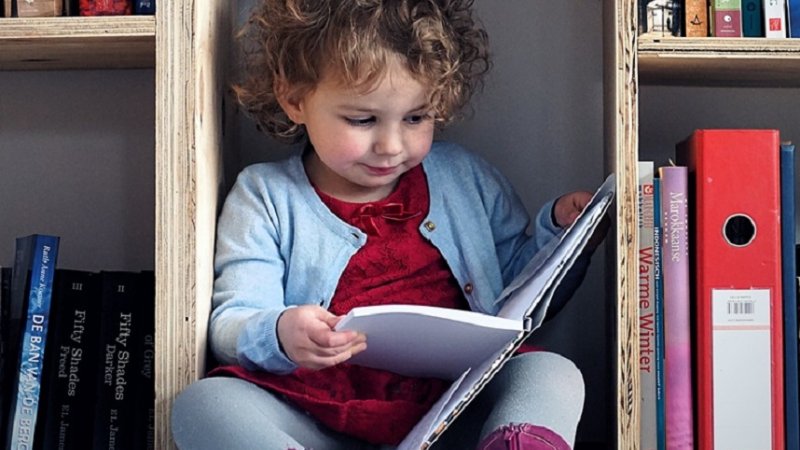Jak wspierać dziecko by nauczyło się czytać w łatwy i przyjemny sposób? (fot. foter.com)