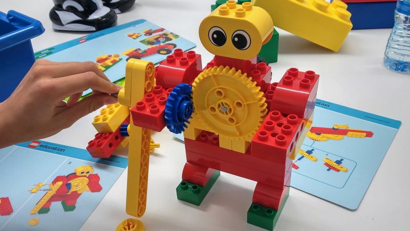 W Edukido zabawa klockami Lego jest tylko pretekstem do rozwijania umiejętności i wiedzy dzieci (fot. mat. Edukido)