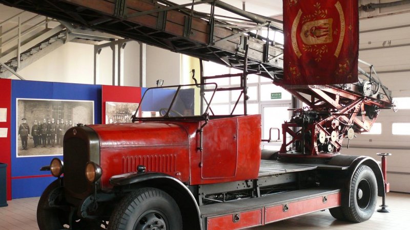 Wóz strażacki "Magirus" z 1927 r. (fot. zbiory Muzeum Pożarnictwa)