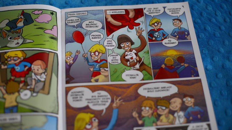 "Amelka vs. Mozaika" to komiks stworzony przez grupę artystów wspierających Amelkę w walce z chorobą (fot. Ewelina Zielińska)
