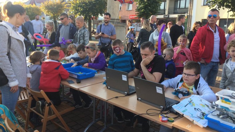 W Żorach dzieci konstruowały i programowały roboty (fot. mat. SilesiaDzieci.pl)