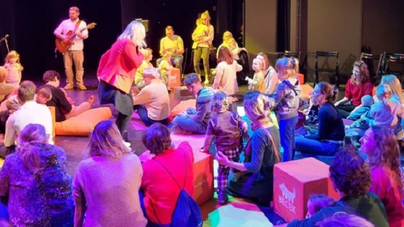 „Maluchy w krainie dźwięku” to koncerty dla dzieci, które edukują i rozwijają (fot. mat. organizatora)