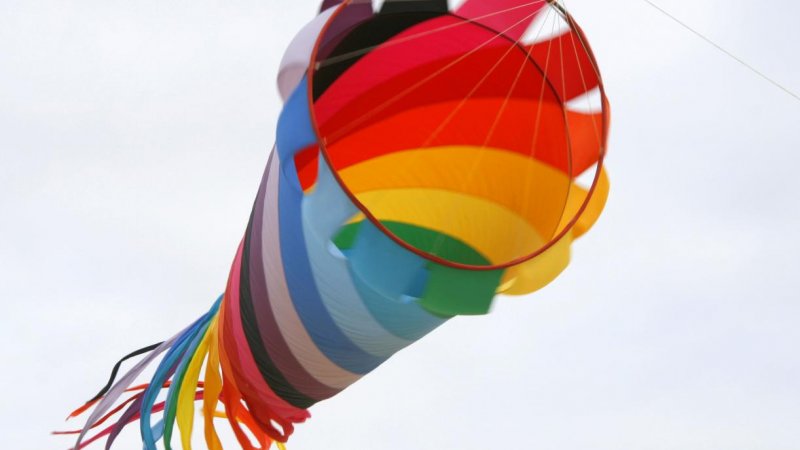 Niebo zaciągnięte kolorowymi latawcami będzie można obejrzeć w sobotę w Piekarach Śląskich (fot. sxc.hu)