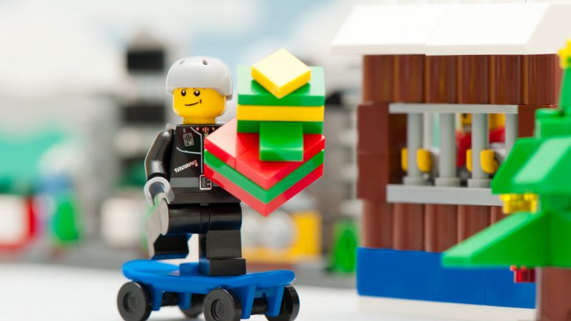 Klocki LEGO od 83 lat niezmiennie cieszą dzieci pobudzając ich kreatywność, wyobraźnię i zdolności manualne (fot. foter.com)