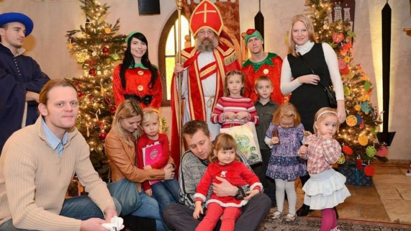 Święty Mikołaj zaprasza na spotkanie od 4 do 7 grudnia (fot. materiały Warowni Pszczyńskich Rycerzy) 