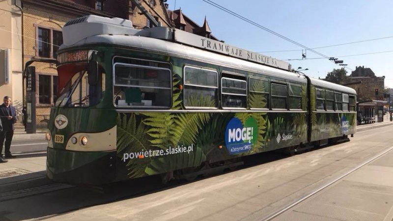 Zielony tramwaj będzie jeździł ulicami miast aglomeracji śląskiej do 21 października (fot. mat. prasowe)