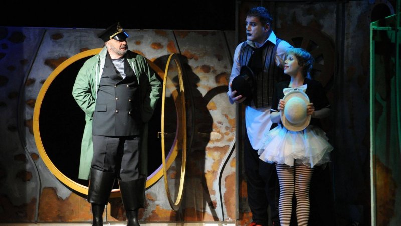 "Jak pingwiny arką popłynęły" to spektakl dla dzieci od lat 5 (fot. archiwum FB Teatru Ateneum)
