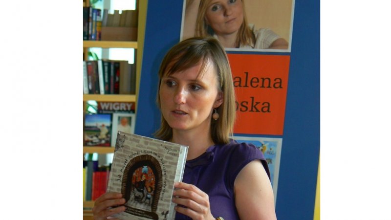 Dzieci na spotkaniach uczą się śląskich słów, poznają charakterystyczne miejsca wraz z bohaterem książki Maćkiem Szpyrką (fot. Magdalena Zarębska)