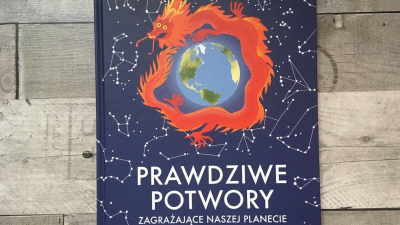 Książka ma formę atlasu (fot. Ewelina Zielińska/SilesiaDzieci.pl)
