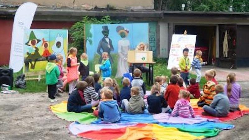 "Roześmiane podwórka" to akcja organizowana przez Gliwickie Centrum Organizacji Pozarządowych i rady osiedli (fot. mat. prasowe)
