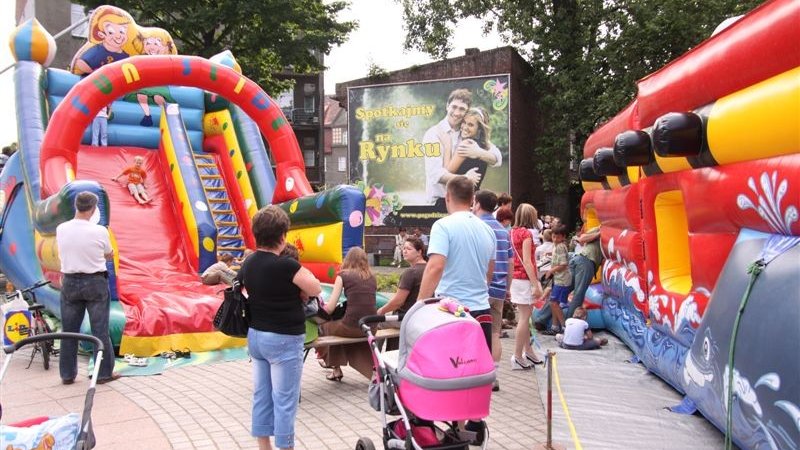 W każdą sobotę aż do końca czerwca na siemianowickim rynku będzie czekać na dzieci wiele atrakcji (fot. mat. siemianowice.pl)