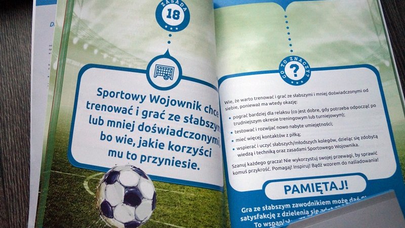 "Sportowy Wojownik" to książka dla młodych miłośników piłki nożnej (fot. SilesiaDzieci.pl)