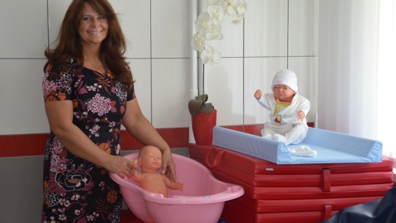 Szkoła rodzenia przy Wojewódzkim Szpitalu Specjalistycznym Megrez w Tychach zostanie otwarta 8 czerwca. Na zdjęciu Ilona Janda - jedna z położnych prowadzących (fot. mat. Megrez)