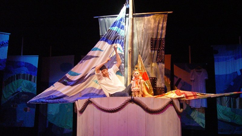 "Tomcio Paluch" to spektakl dedykowany dzieciom od lat 3 (fot. mat. Teatr Banialuka)
