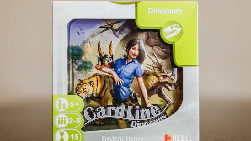 "Cardline Dinozaury" to świetnie wydana gra karciana od wydawnictwa REBEL (fot. Ewelina Zielińska)