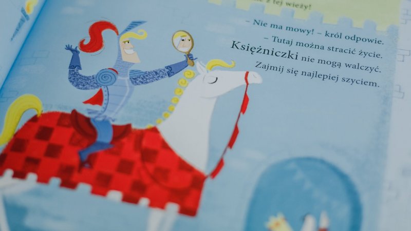 Mamy dla Was egzemplarz książki "Księżniczka Jula, smok i rycerze niedorajdy" (fot. Ewelina Zielińska)