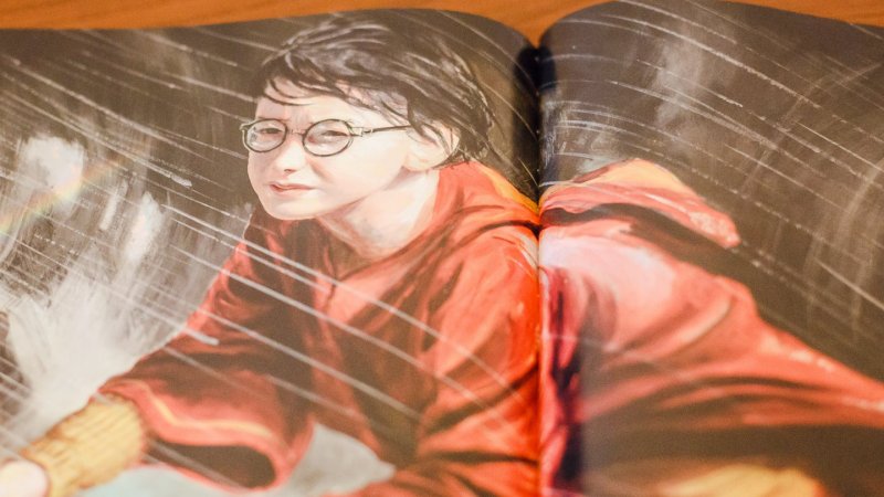 Ilustrowana edycja Harry'ego Pottera zachwyca każdą stroną (fot. Ewelina Zielińska)