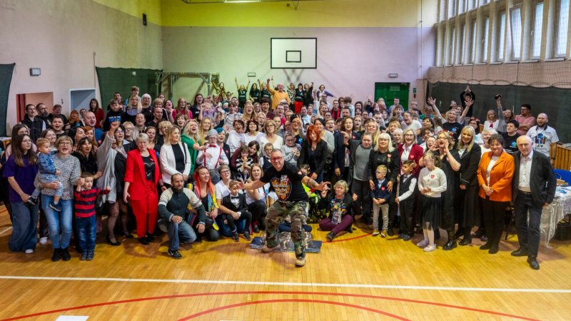 15 listopada szkoła uroczyście świętowała 40-lecie placówki oraz nadanie imienia WOŚP (fot. mat. prasowe UM Zabrze)