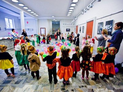 W Domu Kultury w Rybniku-Chwałowicach odbywają się zajęcia dla wszystkich grup wiekowych (fot. z arch. DK Chwałowice)