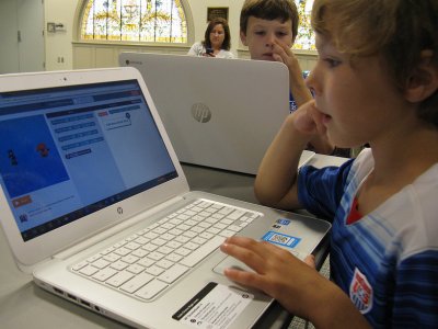 Bezpłatne zajęcia z kodowania będą prowadzone w Miejskiej Bibliotece Publicznej w Gliwicach (fot. foter.com)