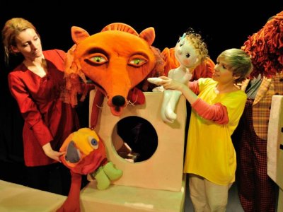 "Najmniejszy bal świata" to spektakl dedykowany dzieciom od lat 4 (fot. FB Śląski Teatr Lalki i Aktora ATENEUM, Tomasz Zakrzewski)