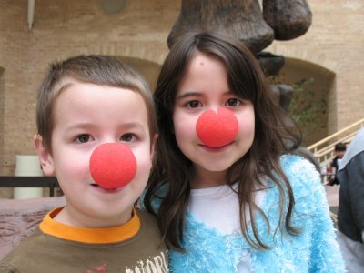 Fundacja Doktor Clown poszukuje wolontariuszy do pracy z dziećmi (fot. foter.com)