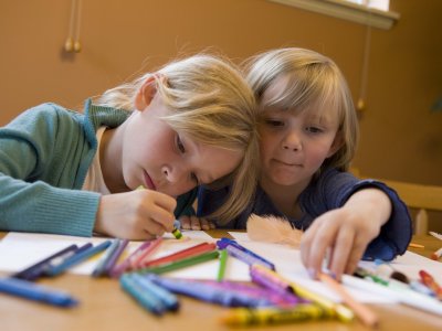 Kiedy warto zabrać dziecko do poradni psychologiczno-pedagogicznej? (fot. foter.com)